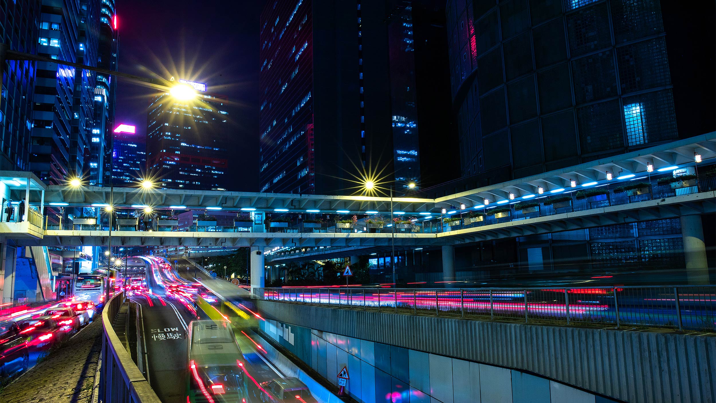 Hong-kong-nighttime Hong Kong roads at night